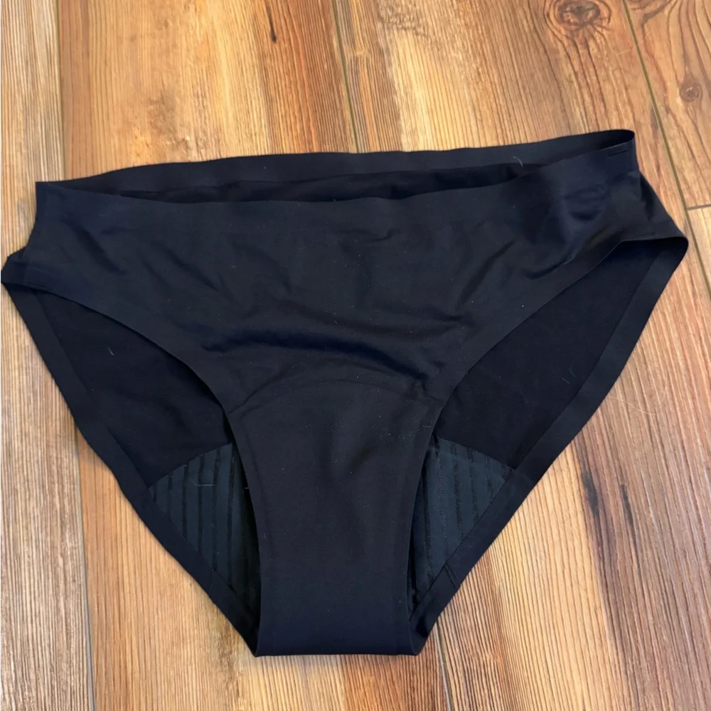 Saalt - Women’s Underwear Small never worn - Picture 6 of 9